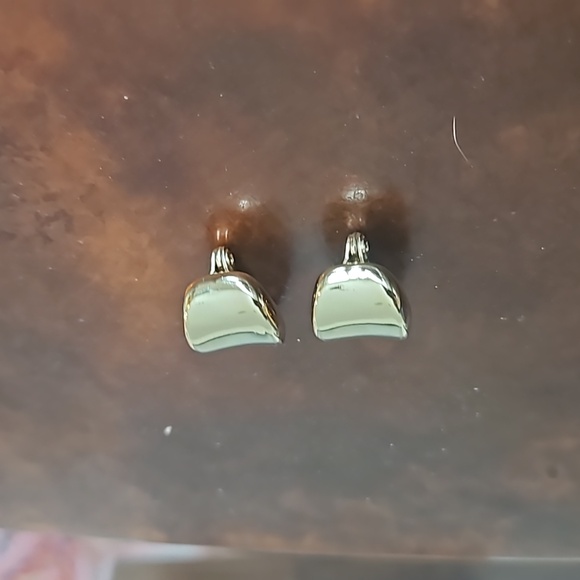 2 Pair Earrings!! Dillard's CLIP earrings and unmarked CLIP earrings - Picture 6 of 6